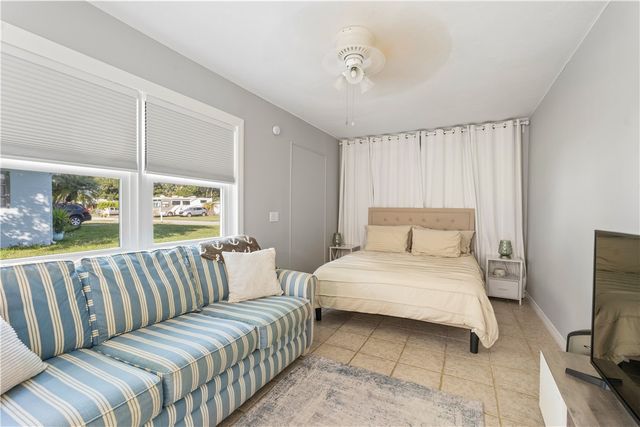 1621 5th Avenue, Vero Beach, FL 32960