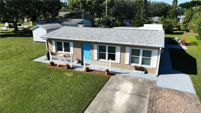 1621 5th Avenue, Vero Beach, FL 32960