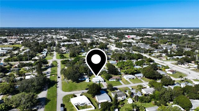 1621 5th Avenue, Vero Beach, FL 32960