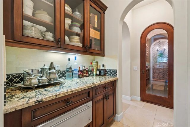 1377 Versante Circle, Corona, CA 92881