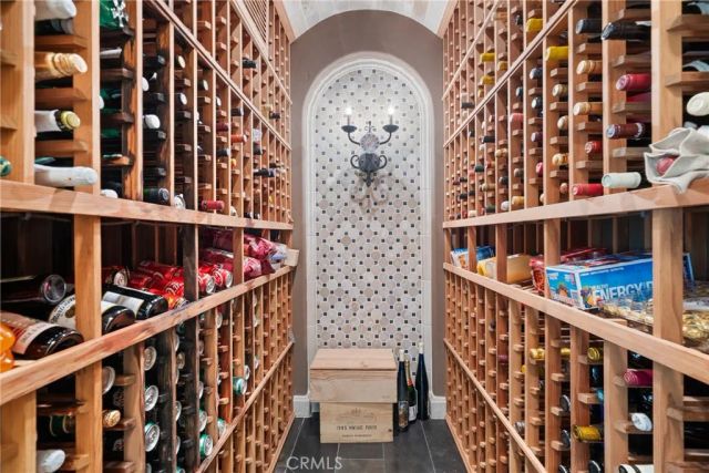 1377 Versante Circle, Corona, CA 92881