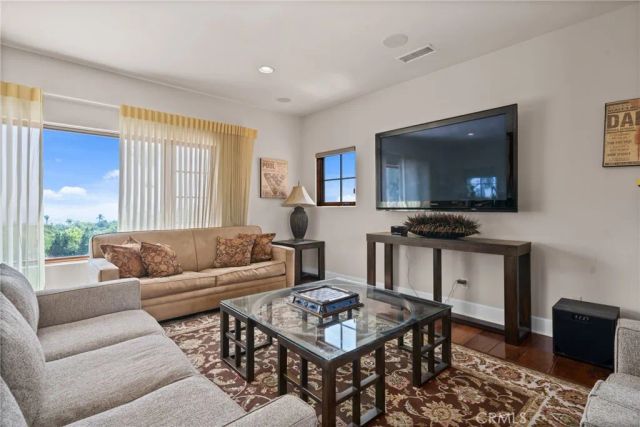 1377 Versante Circle, Corona, CA 92881