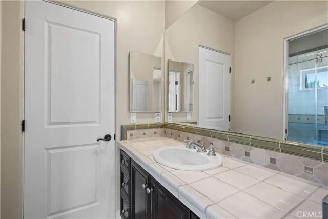 1377 Versante Circle, Corona, CA 92881