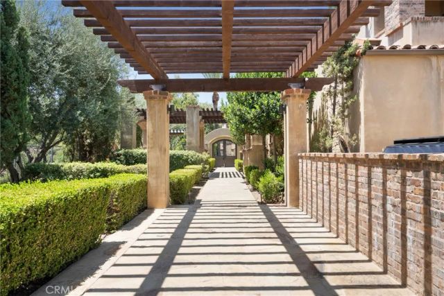 1377 Versante Circle, Corona, CA 92881