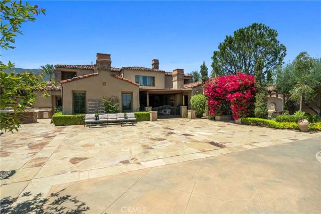 1377 Versante Circle, Corona, CA 92881
