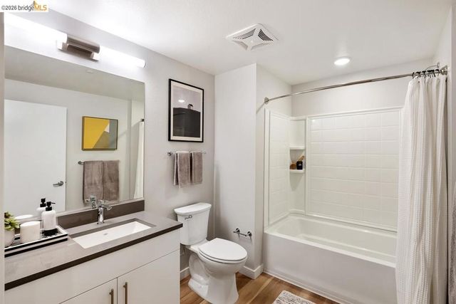 260 Brooklyn Basin Way 538, Oakland, CA 94606