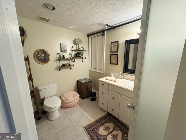 102 N Hill Street 304, Griffin, GA 30223