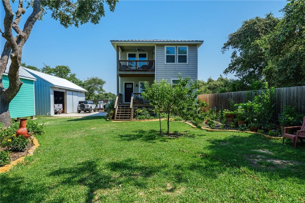 710 E First, Rockport, TX 78382 — exterior