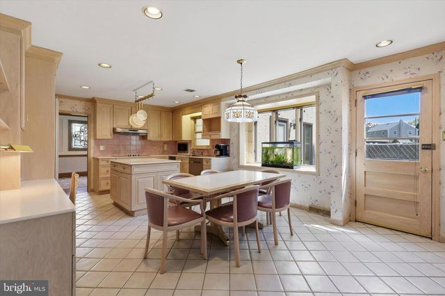 746 WRIGHT DR, Ambler, PA 19002