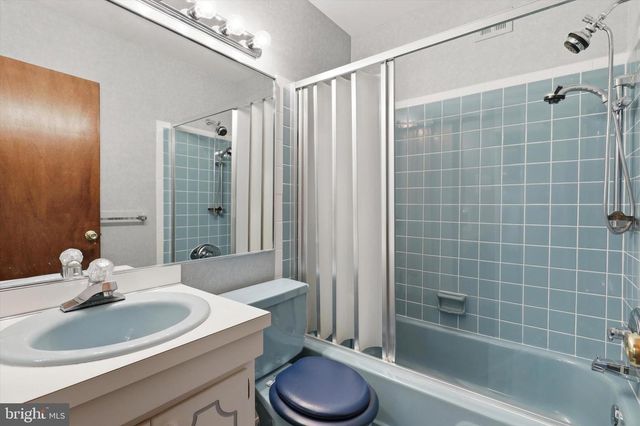 746 WRIGHT DR, Ambler, PA 19002