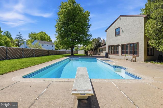 746 WRIGHT DR, Ambler, PA 19002
