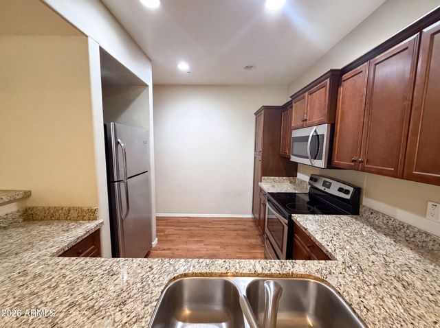 21655 N 36TH Avenue 103, Glendale, AZ 85308