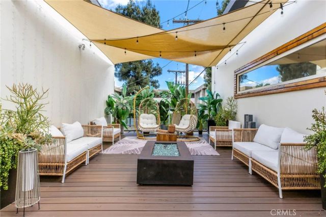 11645 Woodbridge Street, Studio City, CA 91604