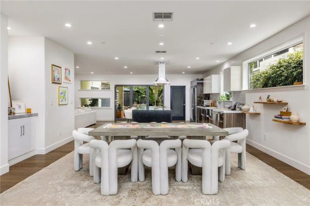 11645 Woodbridge Street, Studio City, CA 91604
