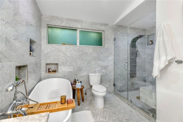 11645 Woodbridge Street, Studio City, CA 91604
