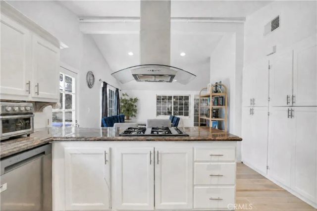 5505 Keokuk Avenue, Woodland Hills, CA 91367