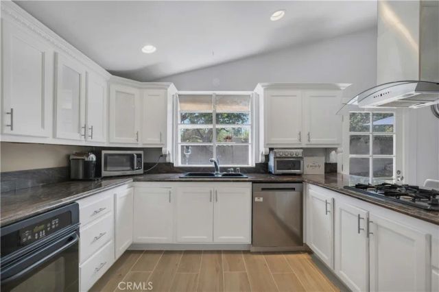 5505 Keokuk Avenue, Woodland Hills, CA 91367