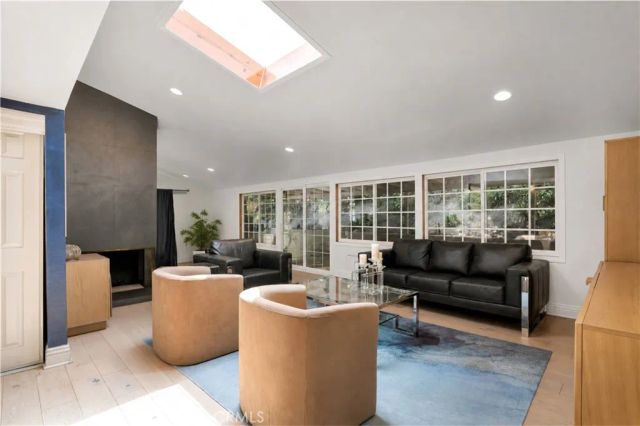 5505 Keokuk Avenue, Woodland Hills, CA 91367