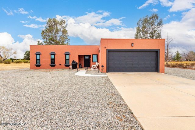 1018 E Geneva Street, Pearce, AZ 85625