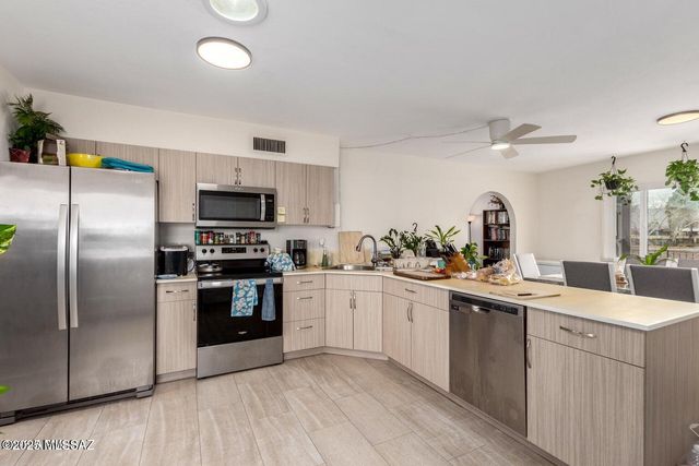 1018 E Geneva Street, Pearce, AZ 85625