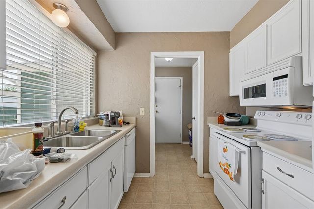 2825 Indian Creek Boulevard, Oklahoma City, OK 73120