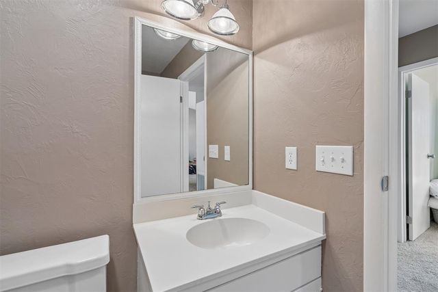 2825 Indian Creek Boulevard, Oklahoma City, OK 73120