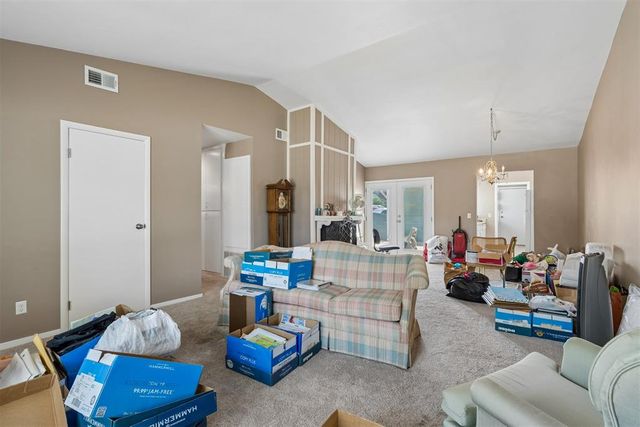 2825 Indian Creek Boulevard, Oklahoma City, OK 73120