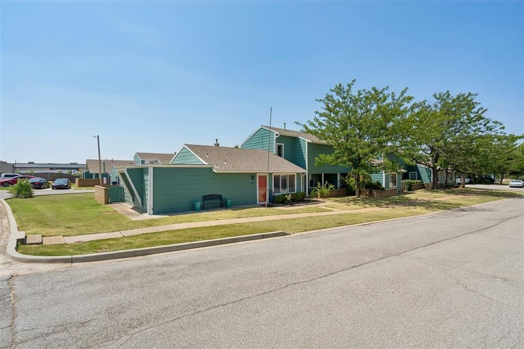 2825 Indian Creek Boulevard, Oklahoma City, OK 73120