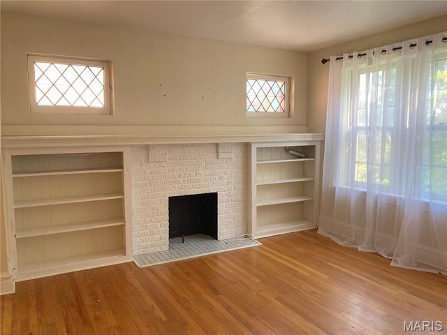 5027 Sutherland Avenue, St Louis, MO 63109
