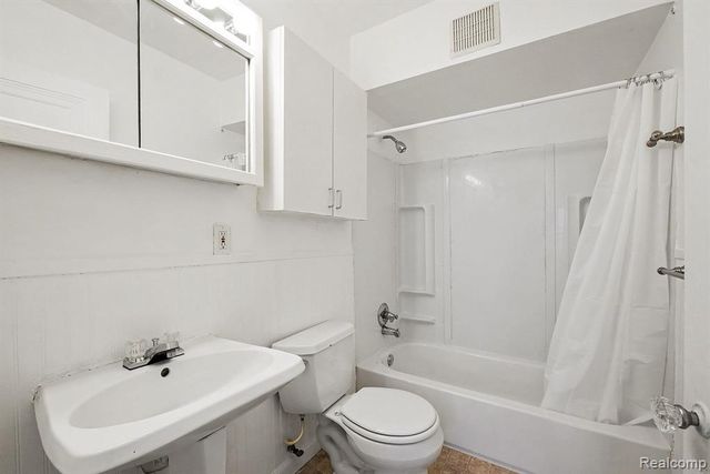 2456 Richwood Road, Auburn Hills, MI 48326