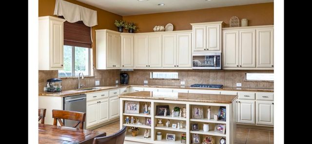 828 Hidden Glen DR, Round Rock, TX 78681