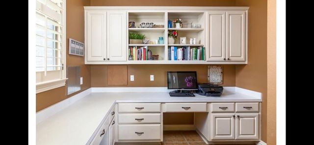 828 Hidden Glen DR, Round Rock, TX 78681