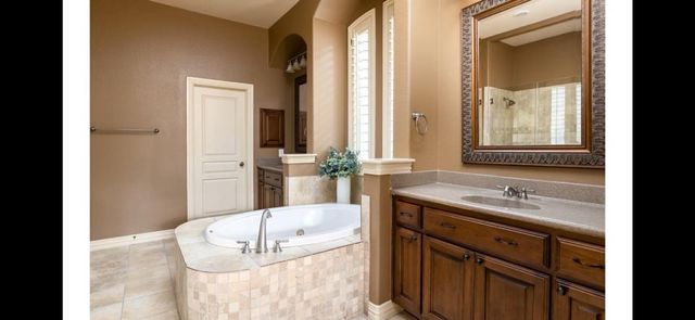 828 Hidden Glen DR, Round Rock, TX 78681