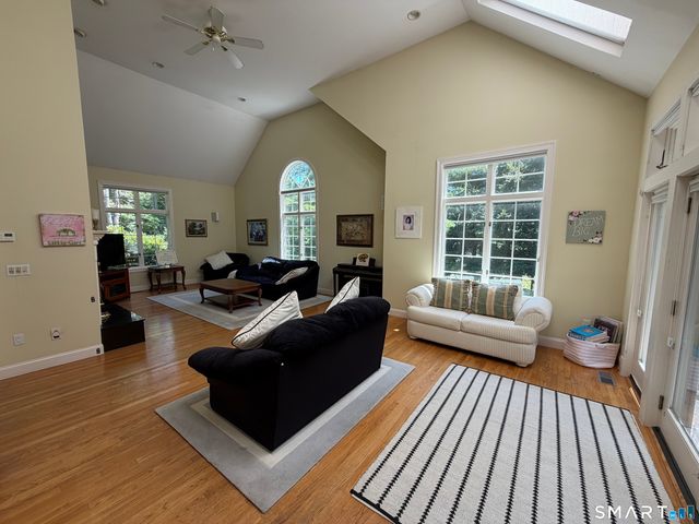918 Rock Rimmon Road, Stamford, CT 06903