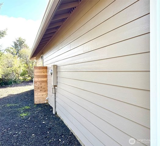 277 S Wynoochee Drive SW, Ocean Shores, WA 98569