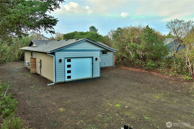 277 S Wynoochee Drive SW, Ocean Shores, WA 98569