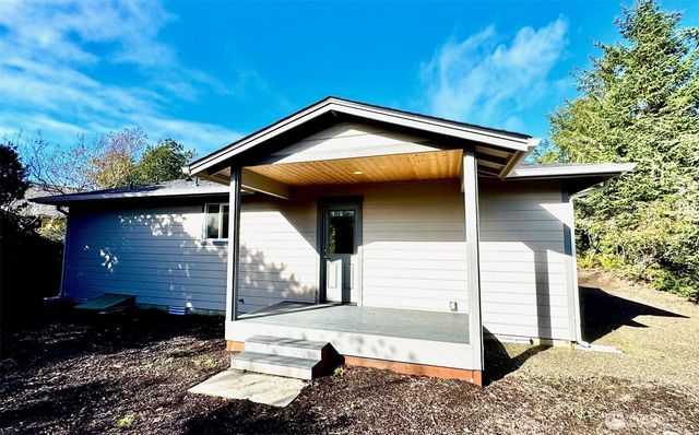 277 S Wynoochee Drive SW, Ocean Shores, WA 98569