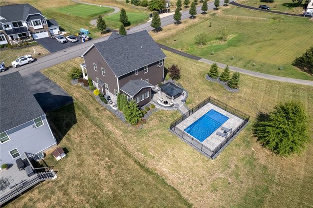 1001 Black Sands Drive, Penn Twp, PA 15644