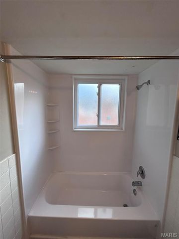 7412 Burcke Drive, Hazelwood, MO 63042