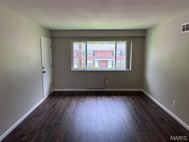 7412 Burcke Drive, Hazelwood, MO 63042