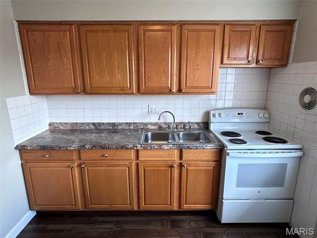 7412 Burcke Drive, Hazelwood, MO 63042