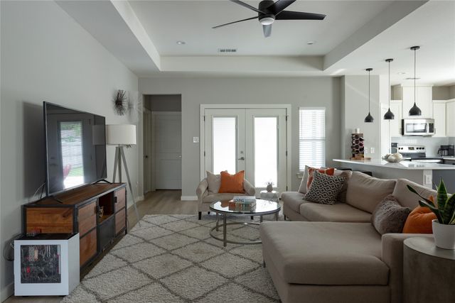 1108 Claude Street, Dallas, TX 75203