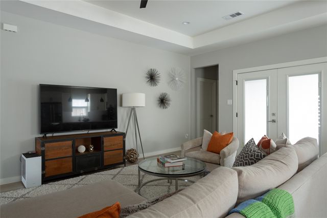1108 Claude Street, Dallas, TX 75203