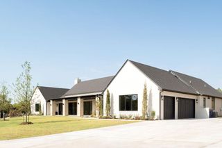 501 Old Creek Road, Edmond, OK 73034