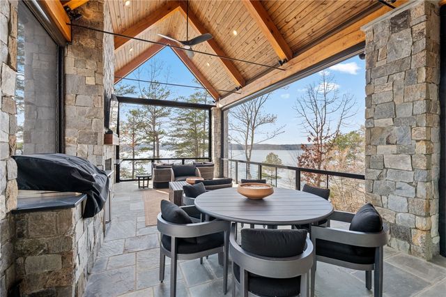 125 Waterfern Court, Six Mile, SC 29682