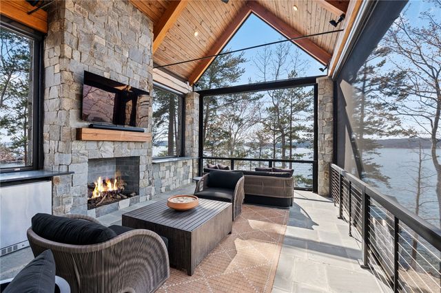 125 Waterfern Court, Six Mile, SC 29682