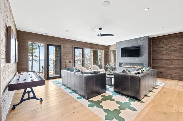 125 Waterfern Court, Six Mile, SC 29682