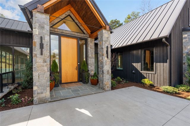 125 Waterfern Court, Six Mile, SC 29682