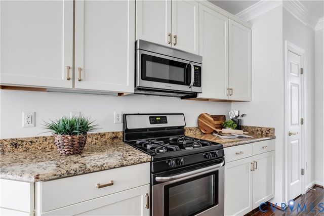 1002 Hyde Ln, Henrico, VA 23229