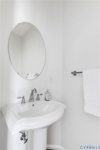 1002 Hyde Ln, Henrico, VA 23229